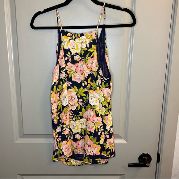 🛑🛑🛑SOLD 🛑🛑🛑 Floral Spaghetti strap blouse - Picture 2 of 6